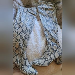gianni bini snake print boots size 8.5